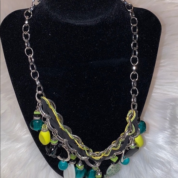 Beautiful statement necklace - Picture 2 of 5